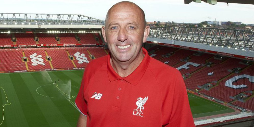 Brutal! Legenda Liverpool ini Dibogem Orang Tak Dikenal Hingga Masuk RS