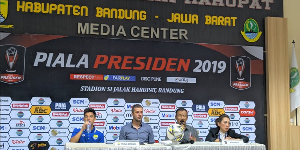 Berbagai Tuduhan Umuh Muchtar kepada Wasit Usai Persib Kalah dari TIRA Persikabo