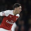 Meski Tak Suka Dicadangkan, Ozil Tak Ada Masalah Dengan Emery