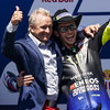 Cemas, Kevin Schwantz Tak Suka Lihat Valentino Rossi Balapan di Belakang