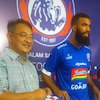 Manajemen Arema Beber Alasan Mengontrak Comvalius dengan Durasi Dua Tahun