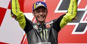 Ibu Valentino Rossi Bangga Anaknya Tak Terpengaruh Omongan Orang