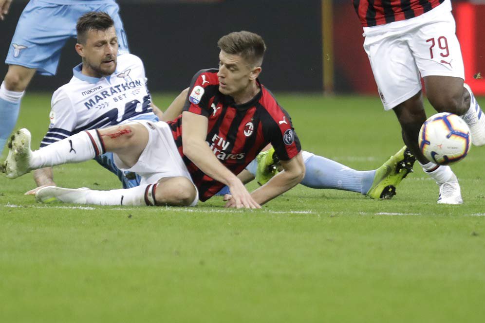 Pemain Milan 'Mengarak' Jersey Bek Lazio, Gattuso Sampai Harus Minta Maaf