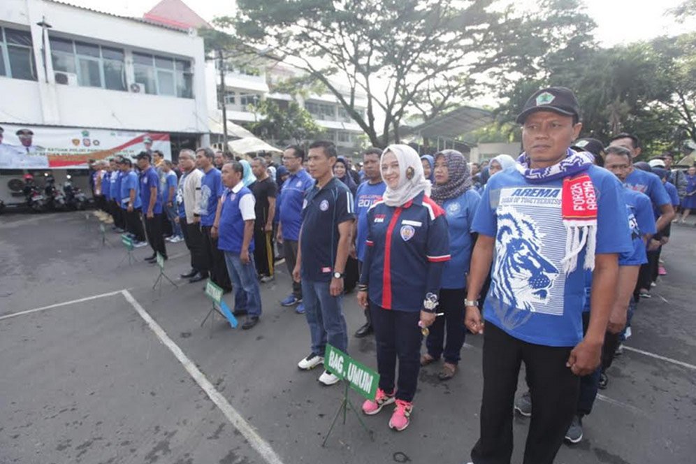 Beri Dukungan Moral Bagi Arema, Malang Raya Membiru