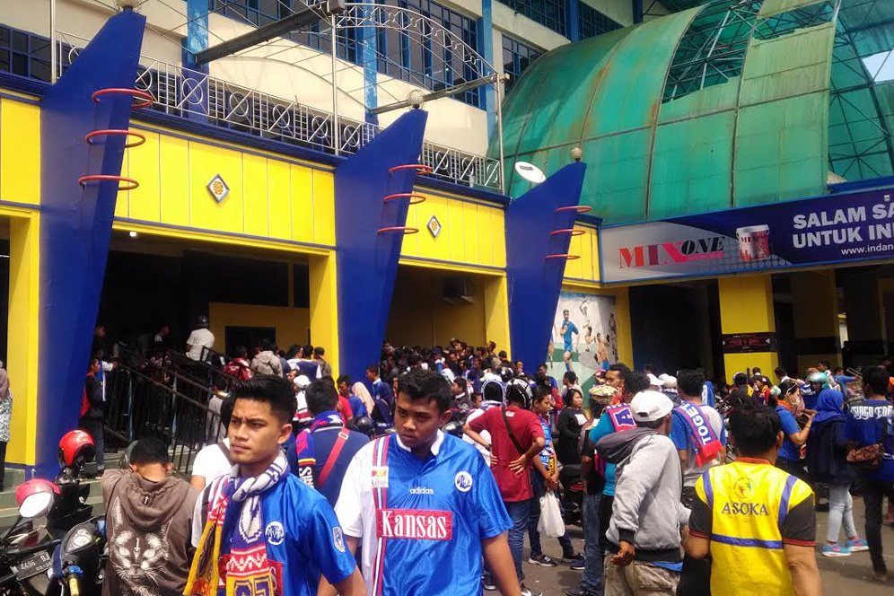 Tiket Ludes, Aremania Tetap Berburu Tiket Laga Kontra Persebaya
