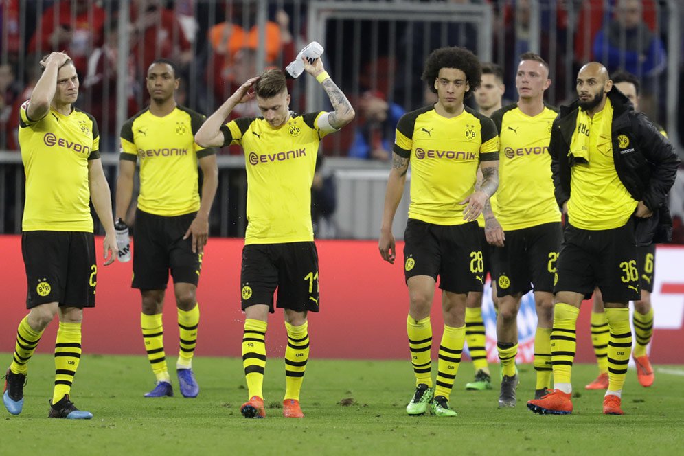 Kalah 5-0, Pelatih Dortmund Gagal Paham dan Lupakan Gelar Juara
