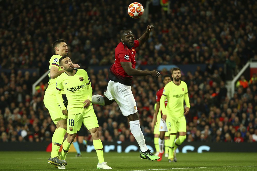 Lukaku Menilai MU Kurang Arogan Saat Kalah dari Barca