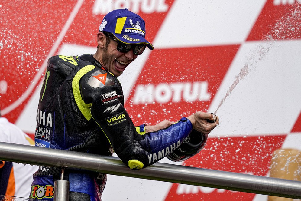 Motor Ditunggangi Petugas Trek, Valentino Rossi: Fantastico!