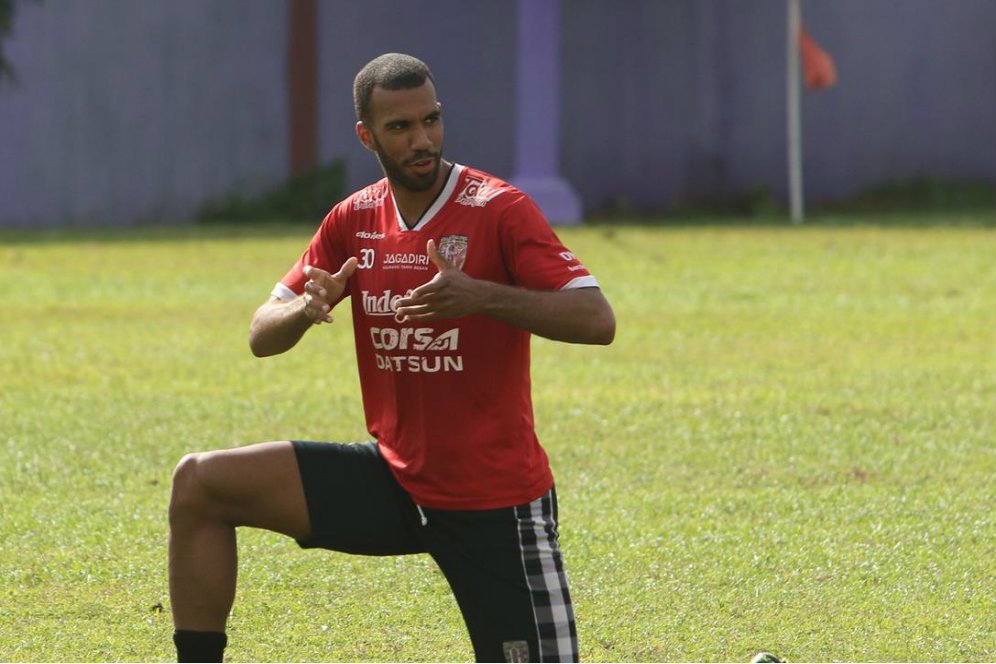 Arema FC Tak Risaukan Menurunnya Performa Sylvano Comvalius