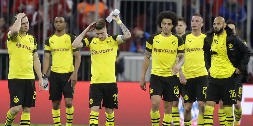 Kalah 5-0, Pelatih Dortmund Gagal Paham dan Lupakan Gelar Juara