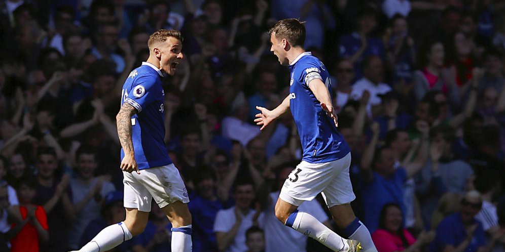 Lucas Digne (kiri) (c) AP Photo