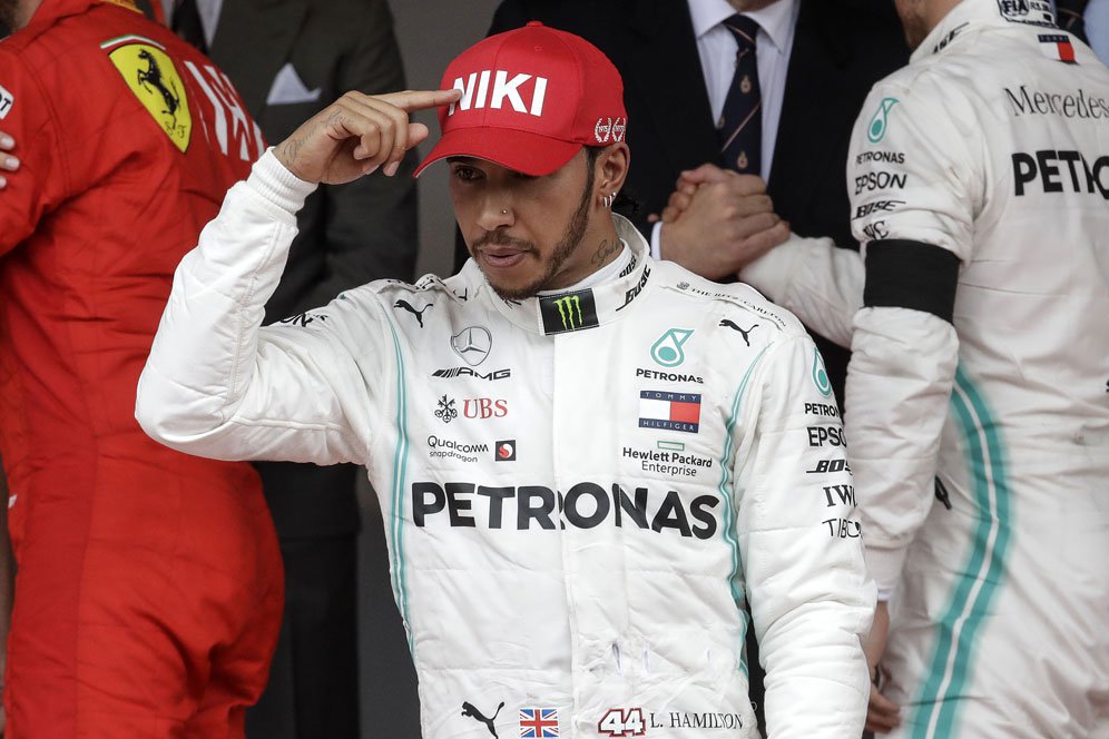 Lewis Hamilton Dedikasikan Kemenangan Monako untuk Niki Lauda