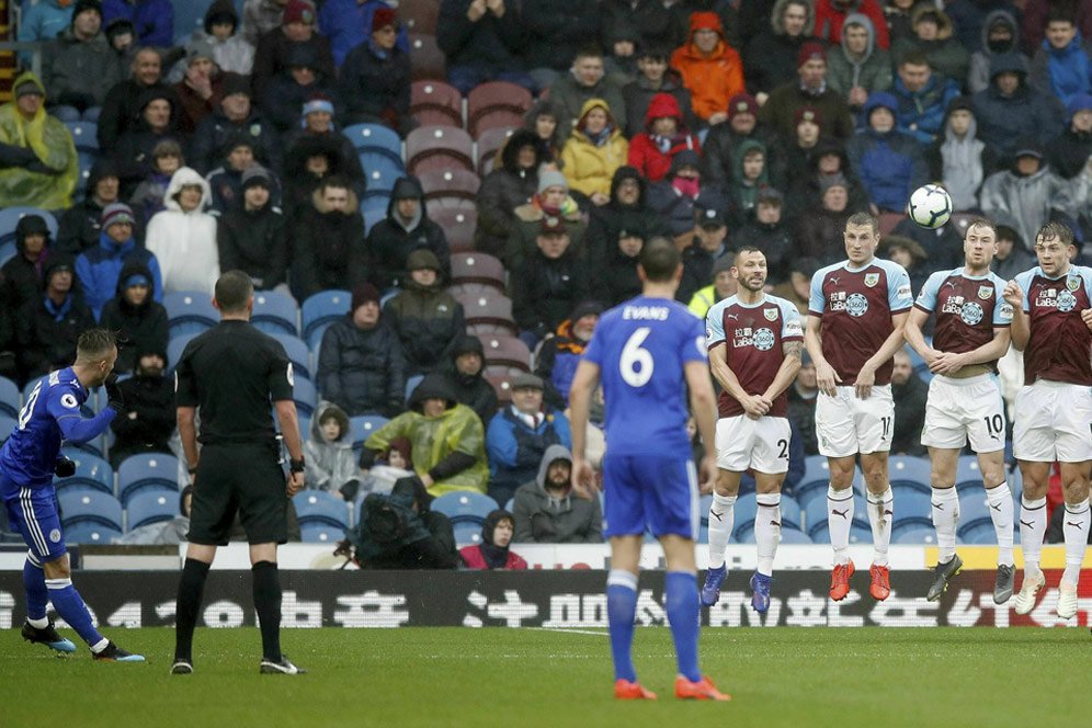 23 Gol Tendangan Bebas di Premier League 2018/19