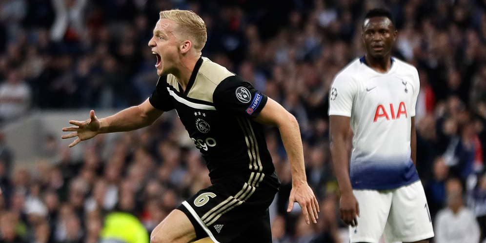PrediksiBolaIDN - Ajax Amsterdam berada di atas angin usai sukses mengalahkan Tottenham dengan skor tipis 1-0 dalam laga leg pertama semifinal Liga Champions 2018-19 yang digelar di Tottenham Hotspur Stadium, Rabu (1/5) dini hari WIB. Hasil Pertandingan Tottenham vs Ajax Amsterdam: Skor 0-1