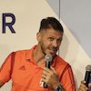 Martin Demichelis Berbagi Kisah dengan Para Pemenang Allianz Explorer Camp 2019