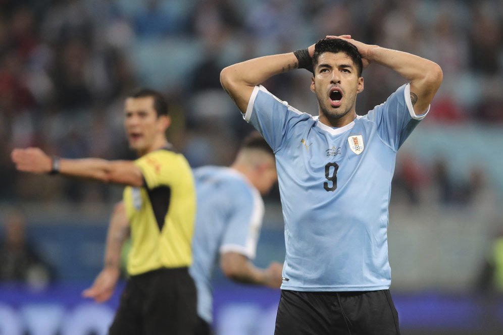 Flashback Piala Dunia 2010: Ketika 'Tangan Tuhan' Luis Suarez Membawa Uruguay ke Semifinal