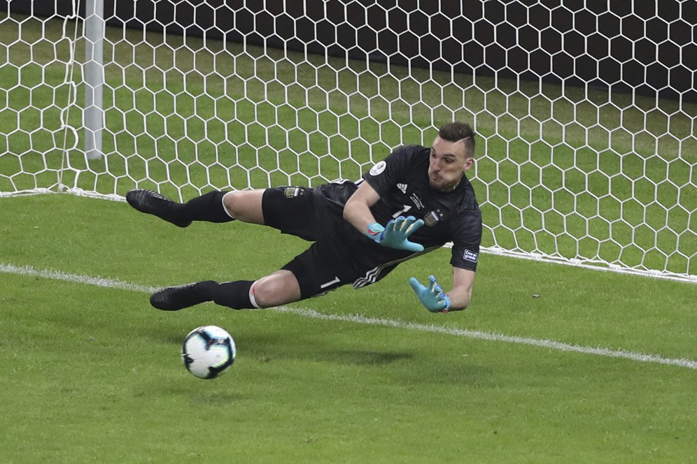 Franco Armani, Benteng Terakhir yang Menghindarkan Argentina dari Bahaya Besar