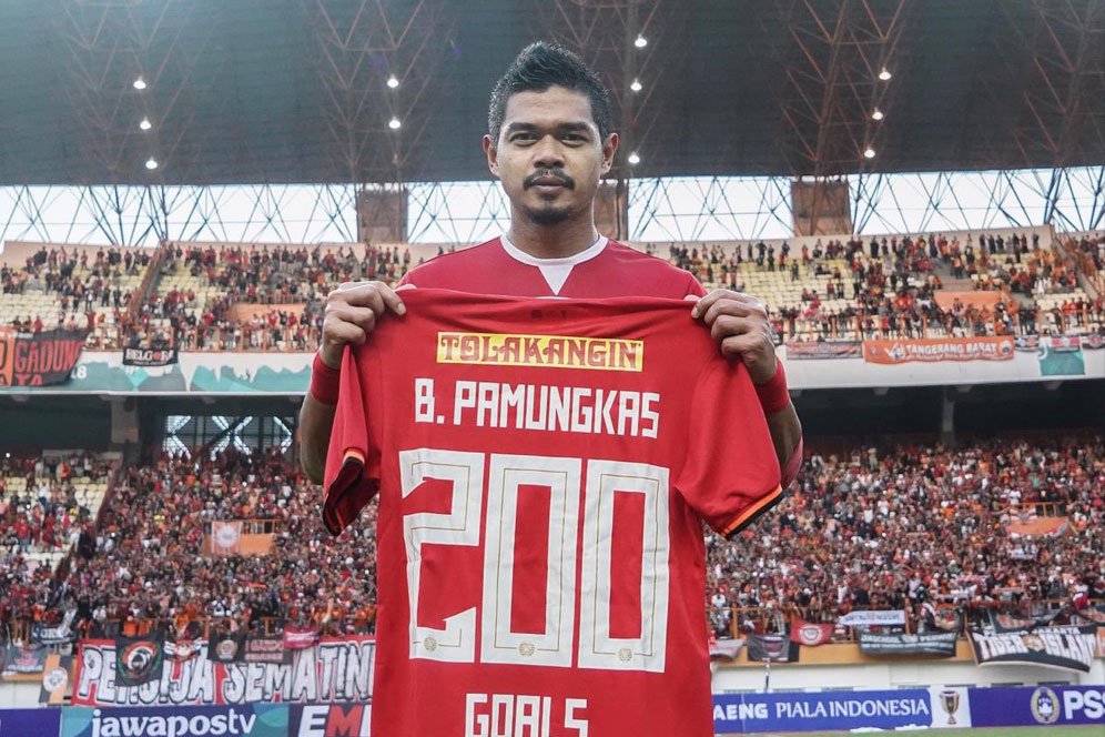 Gantung Sepatu, Bambang Pamungkas dapat Ucapan Spesial dari FIFA dan AFC