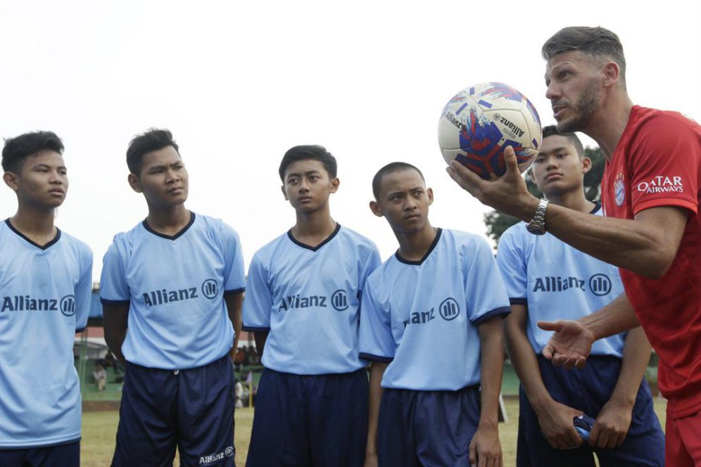 Ini Wejangan Martin Demichelis untuk Para Pemenang Allianz Explorer Camp 2019 Ini Wejangan Martin Demichelis untuk Para Pemenang Allianz Explorer Camp 2019