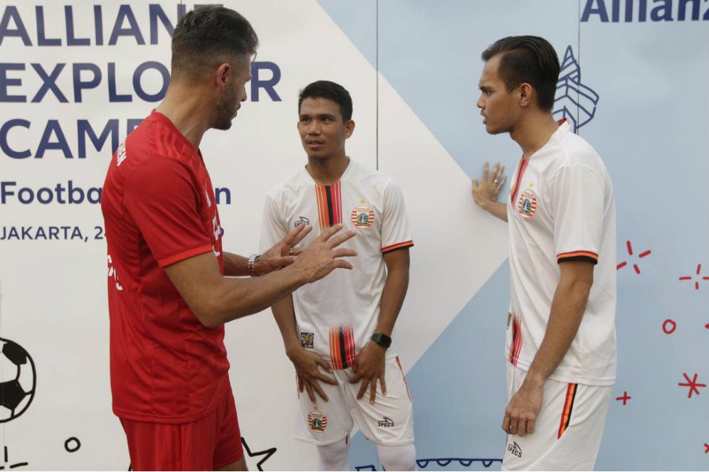 Ketika Legenda Bayern Munchen dan Dua Pilar Persija Jakarta Bercengkrama di Seleksi Allianz Explorer Ketika Legenda Bayern Munchen dan Dua Pilar Persija Jakarta Bercengkrama di Seleksi Allianz Explorer