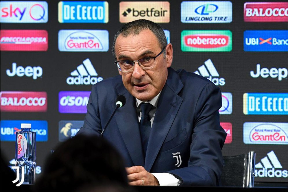 Akibat Pneumonia, Sarri Dipastikan Absen di Dua Laga Perdana Juventus