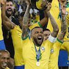 Keren! Dani Alves Jadi Pemain Pertama yang Raih 40 Trofi