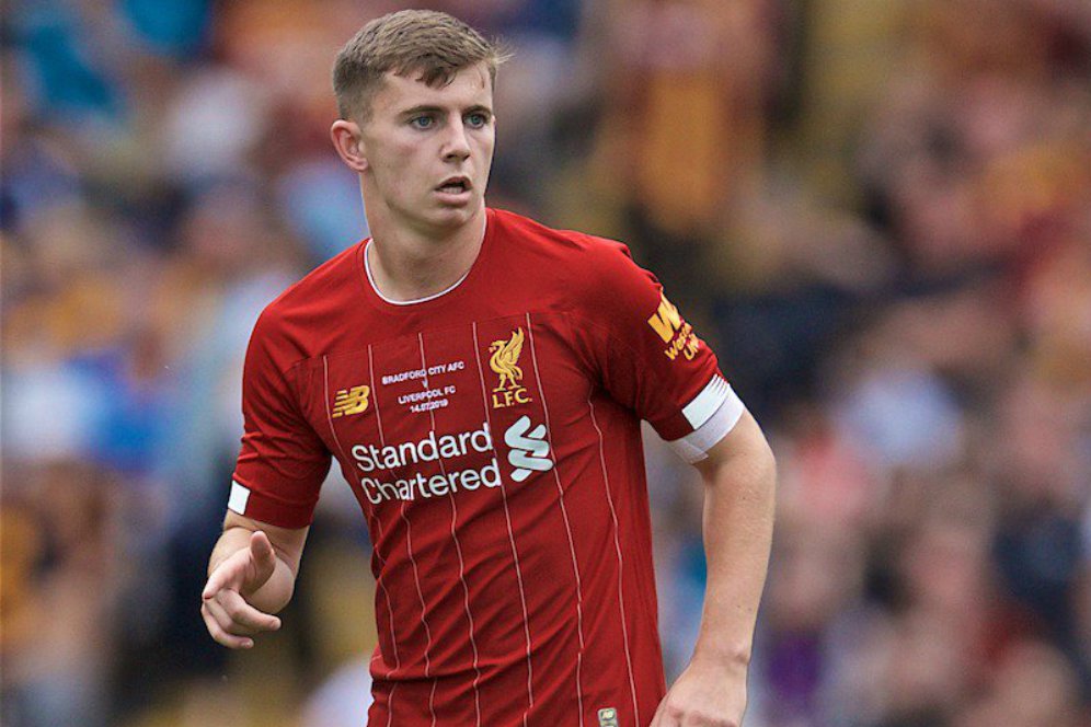 Liverpool Resmi Pinjamkan Ben Woodburn ke Oxford United