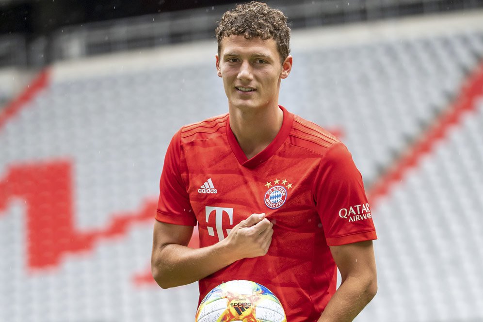 Tafsir 2 Emot Api Benjamin Pavard untuk Manchester United