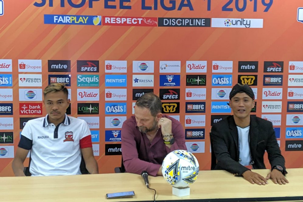 Tak Mau Ambil Risiko, Madura United Istirahatkan Asep Berlian Tak Mau Ambil Risiko, Madura United Istirahatkan Asep Berlian