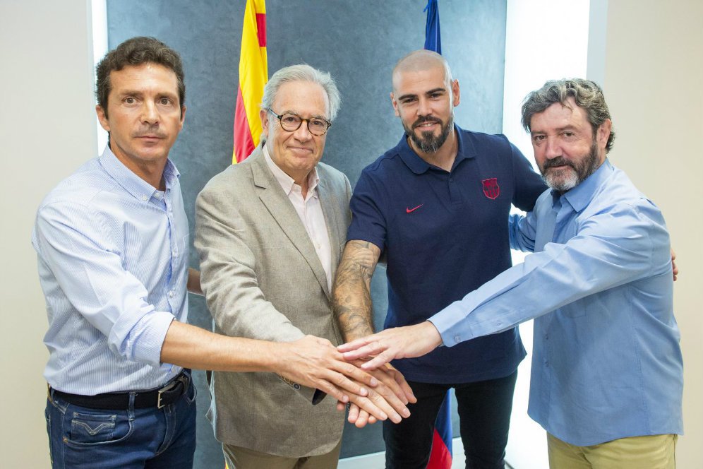 Puyol Yakin Victor Valdes Bakal Jadi Pelatih Hebat Meski Baru Dipecat Barcelona