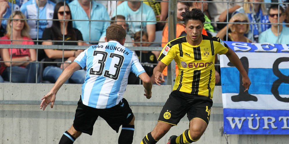 Tragis! Masih 21 Tahun Tapi Bek Dortmund Ini Terpaksa Pensiun Dini