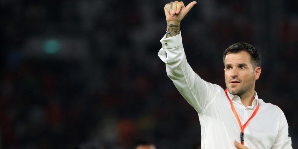 Diminta Mundur oleh Suporter Timnas Indonesia, Simon McMenemy Bereaksi