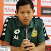 Disoraki Pendukung Persija, Adam Alis Meminta Maaf