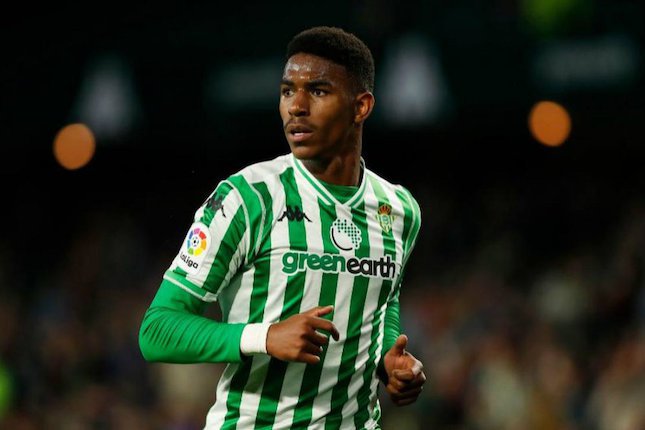 Apa Gunanya Beli Junior Firpo?