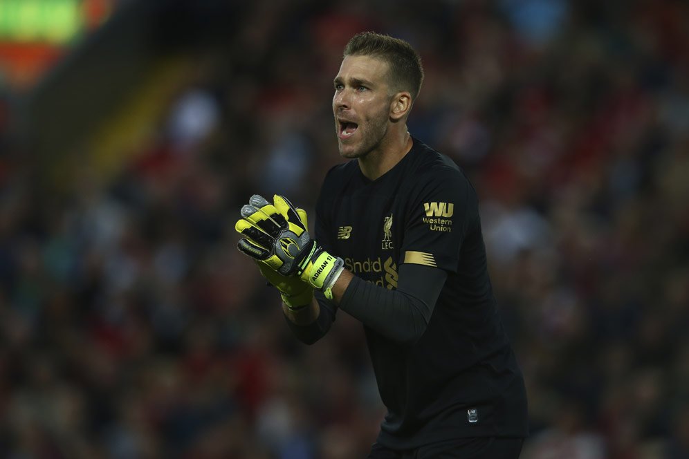 Hanya Kiper Cadangan, Adrian Berniat Tinggalkan Liverpool