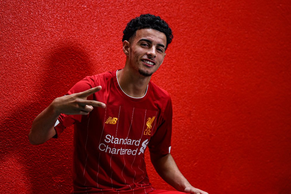 Liverpool Resmi Beri Kontrak Baru untuk Curtis Jones Liverpool Resmi Beri Kontrak Baru untuk Curtis Jones
