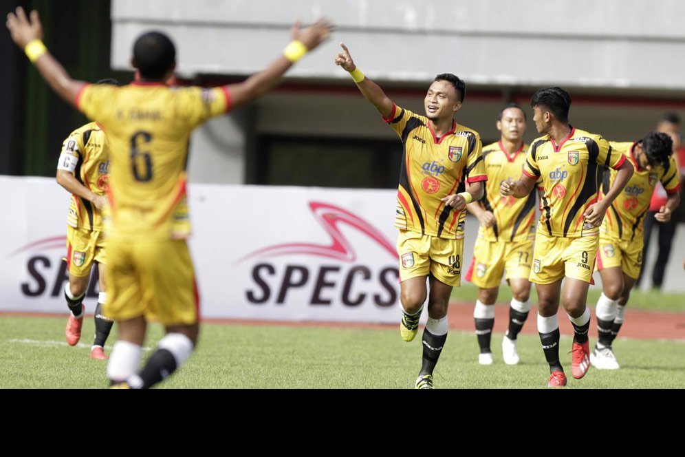 Mitra Kukar, Tim Ibu Kota Baru di Persepakbolaan Indonesia Mitra Kukar, Tim Ibu Kota Baru di Persepakbolaan Indonesia