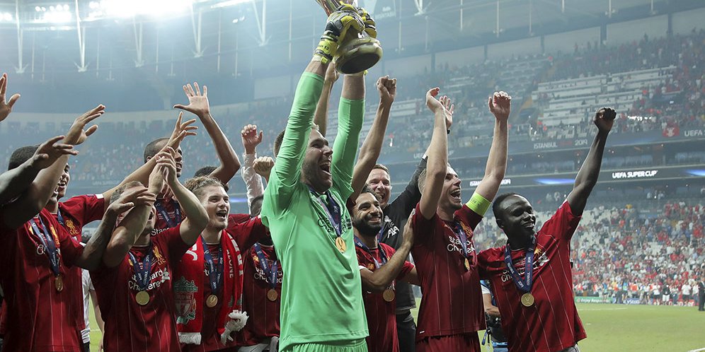 Cedera Akibat Ditekel Suporter Liverpool, Begini Reaksi Adrian