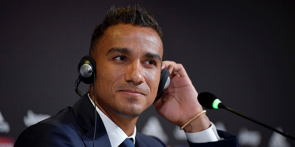 Reuni dengan Cristiano Ronaldo, Danilo Langsung Minta Nomor 7