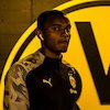 Manuel Akanji, Bek Dortmund yang Jago Bertahan dan Berhitung