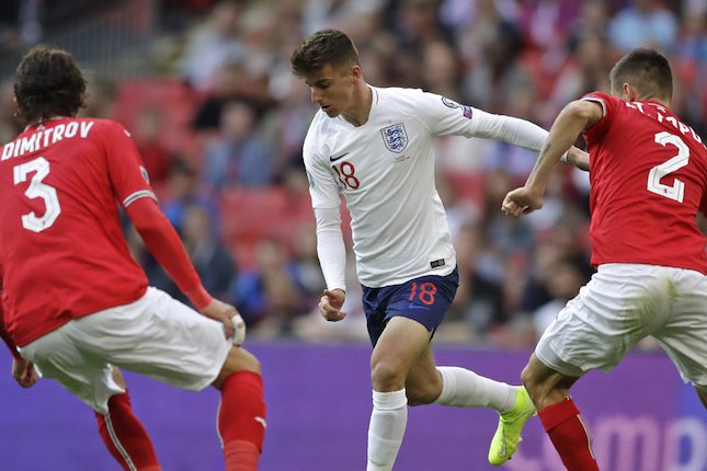 Debut Manis Mason Mount