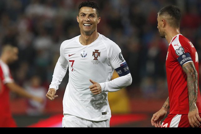 Lukisan Ronaldo dengan Pasta Gigi dan Potret Unik Bintang Sepak Bola ...