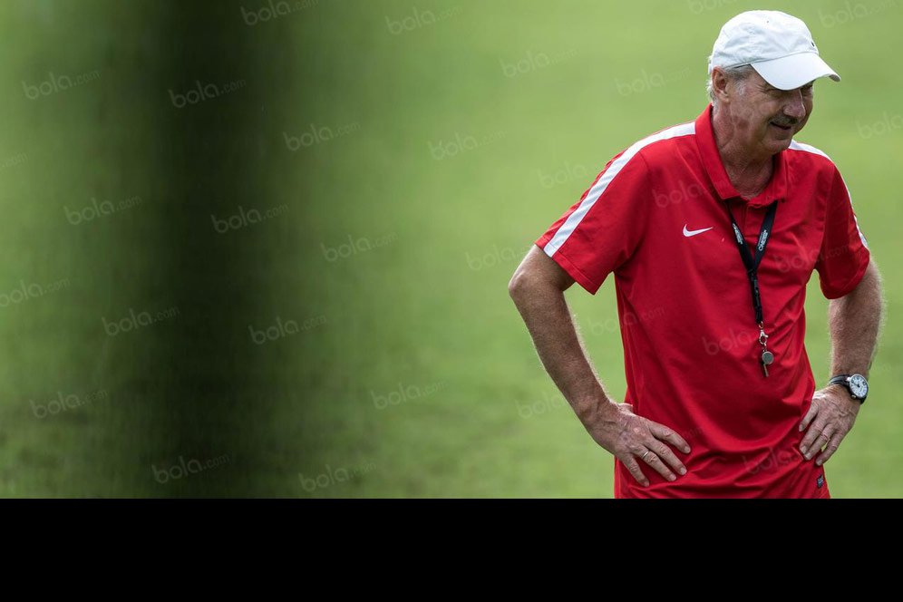 Mengenang Disiplin dan Sikap Perfeksionis Alfred Riedl Bersama Timnas Indonesia