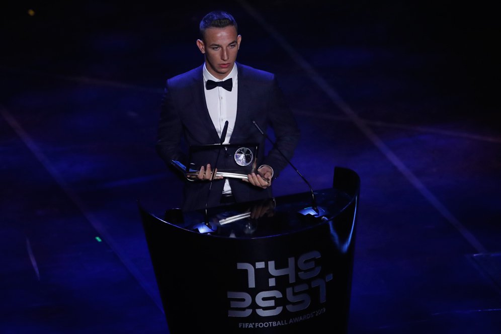 Kalahkan Lionel Messi, Remaja 18 Tahun Ini Raih Penghargaan FIFA Puskas Award 2019 Kalahkan Lionel Messi, Remaja 18 Tahun Ini Raih Penghargaan FIFA Puskas Award 2019