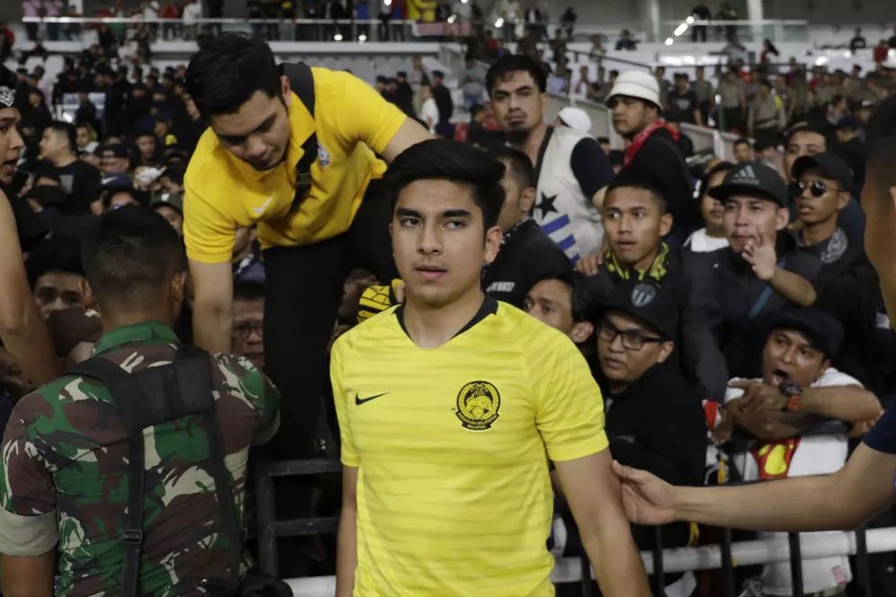 Galeri Foto: Evakuasi Menpora Malaysia Akibat Kerusuhan di GBK Galeri Foto: Evakuasi Menpora Malaysia Akibat Kerusuhan di GBK