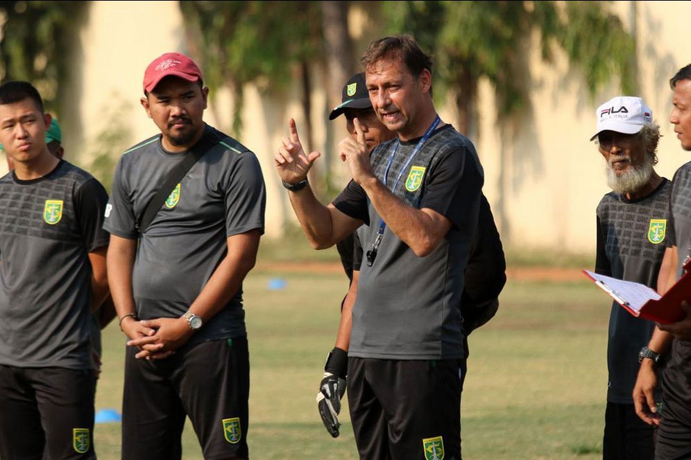 Latihan Perdana, Ini yang Dilakukan Wolfgang Pikal di Persebaya