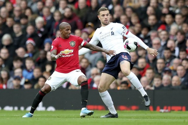 Ashley Young Bisa Apa?