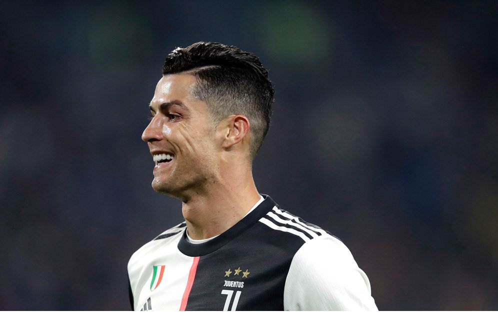 Termasuk Ronaldo, Ini 5 Pemain dengan Kontrak Apparel Terbesar