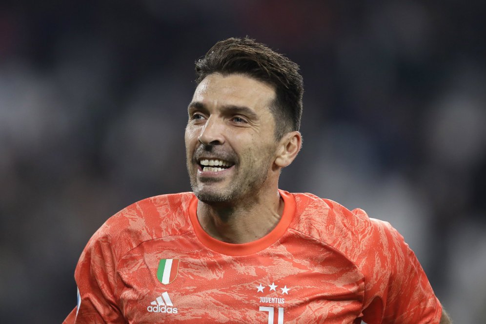 Akhirnya Buffon dan Chiellini Resmi Teken Kontrak Baru di Juventus