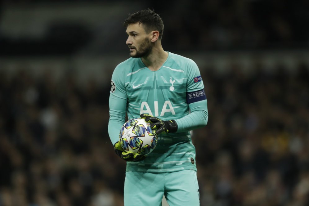 Hugo Lloris: Tottenham Terlalu Mudah Menyerah Lawan Bayern